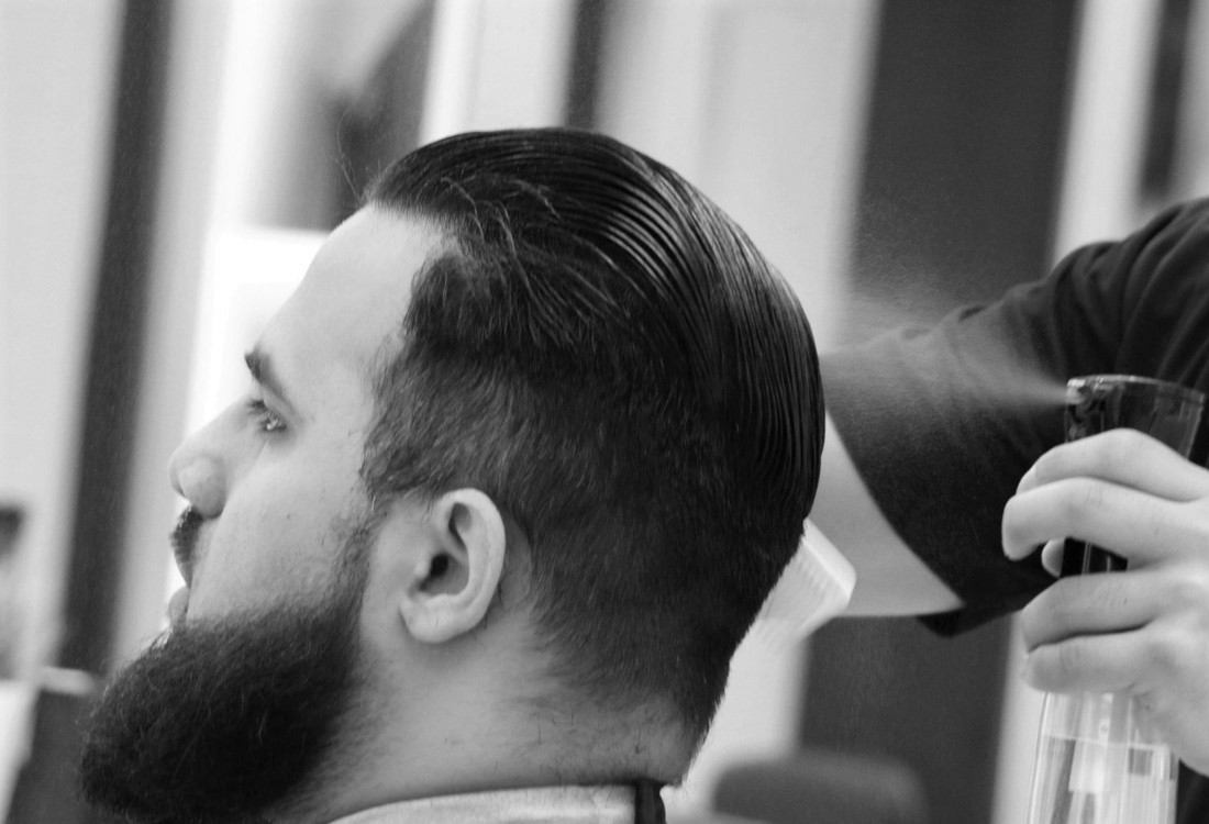 Which is the best saloon for men haircut in Oakville - Best Barber Shop