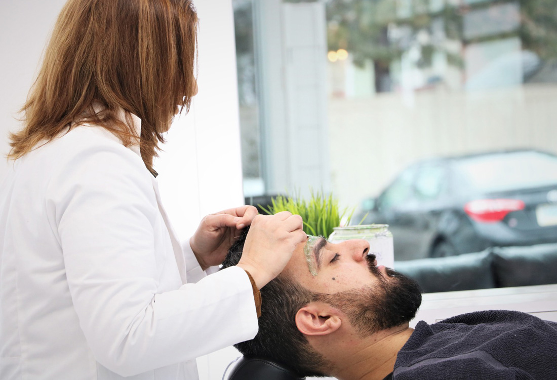 Why Visiting Men’s Salon And Spa or Barbershop Is Good?