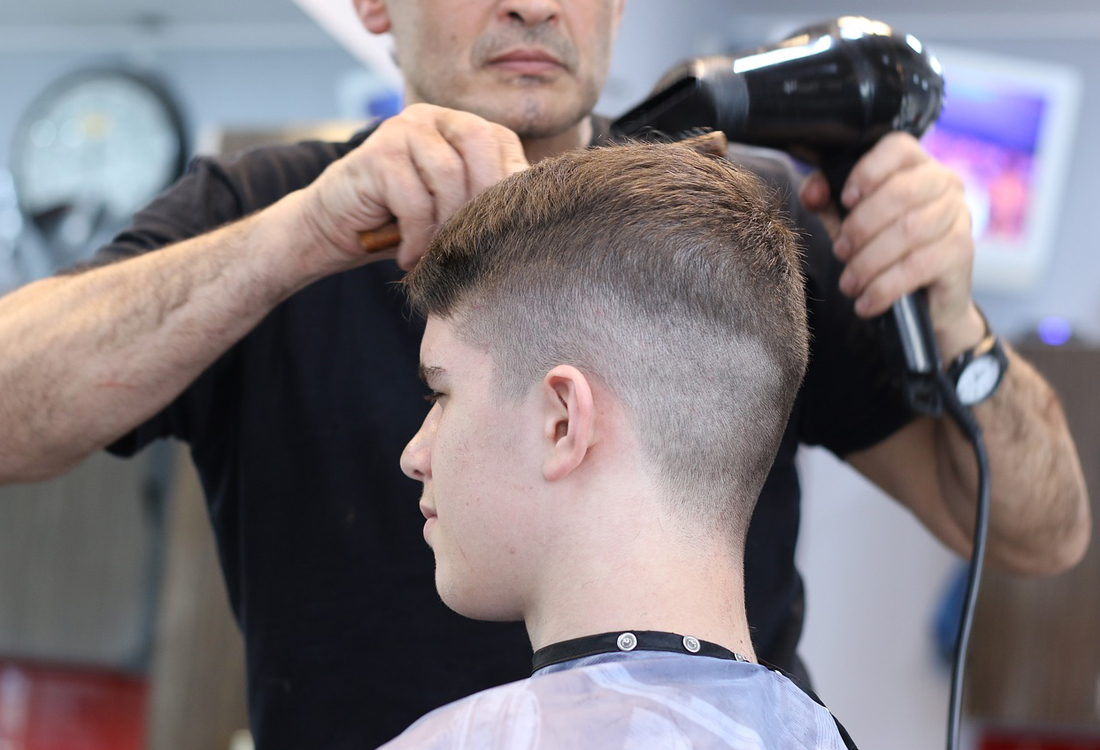 What Type Of Service Is Provided By Salons For Men - Mens Haircut